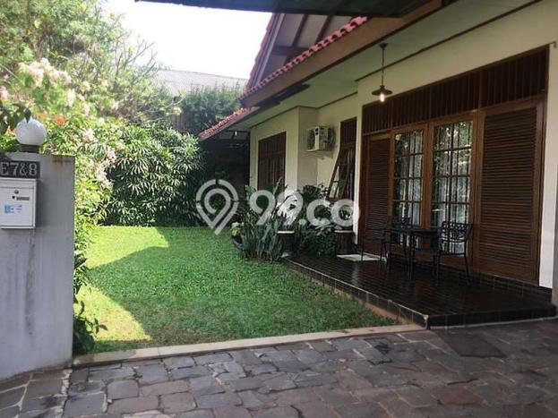 Rumah Mewah LB 240m2 Siap Pakai Desain Elegan di Bintaro, Tangerang Selatan Rumah Mewah LB 240m2 Siap Pakai Desain Elegan di Bintaro, Tangerang Selatan