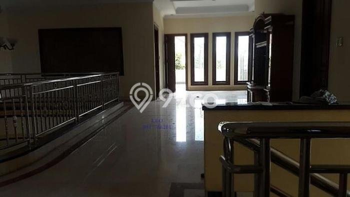 Dijual Cepat Rumah LT 863m² / LB 830m² di Kawasan Komersial Cikarang, Bekasi Dijual Cepat Rumah LT 863m² / LB 830m² di Kawasan Komersial Cikarang, Bekasi