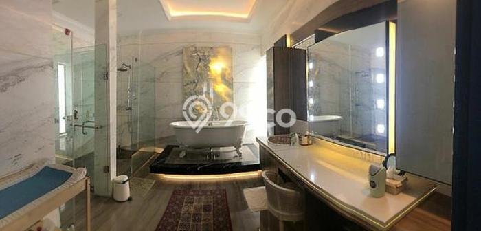 Rumah di BSD, Tangerang, LT 475m² Bangunan 800m² - INVESTASI TERBAIK! Rumah di BSD, Tangerang, LT 475m² Bangunan 800m² - INVESTASI TERBAIK!