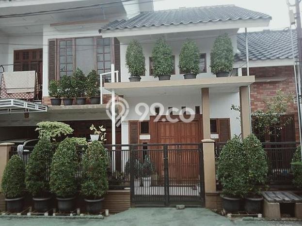 For Sale Rumah 5 Kamar Lokasi Ideal Bagus dan Strategis di Karawaci For Sale Rumah 5 Kamar Lokasi Ideal Bagus dan Strategis di Karawaci