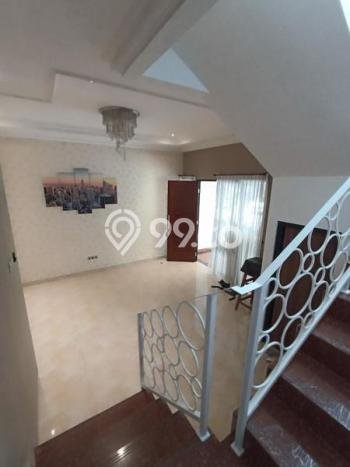 Rumah 3 KT 3 KM Fully Furnished di Bintaro, Dekat Mal, Tangerang Selatan Rumah 3 KT 3 KM Fully Furnished di Bintaro, Dekat Mal, Tangerang Selatan