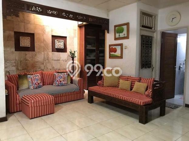 Rumah Nyaman 3 KT Luas Tanah 144m² di Bintaro, Tangerang Selatan Rumah Nyaman 3 KT Luas Tanah 144m² di Bintaro, Tangerang Selatan