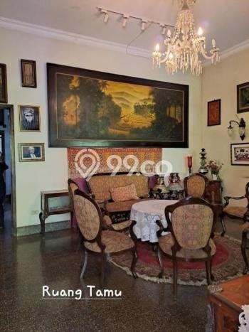 Dijual Rumah Premium dengan Fasilitas Sekitar Lengkap di Menteng, Jakarta Pusat Dijual Rumah Premium dengan Fasilitas Sekitar Lengkap di Menteng, Jakarta Pusat
