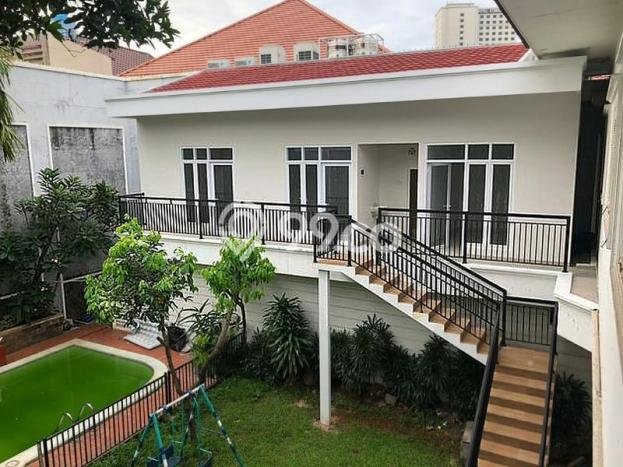 Rumah Eksklusif Siap Huni LT 659m2 di Menteng, Jakarta Pusat Rumah Eksklusif Siap Huni LT 659m2 di Menteng, Jakarta Pusat