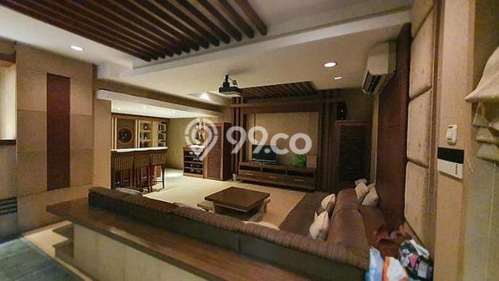 Rumah Menguntungkan di Pusat Kota Kelapa Gading, Jakarta Utara - LT 600m² Rumah Menguntungkan di Pusat Kota Kelapa Gading, Jakarta Utara - LT 600m²