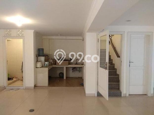 INVESTASI TEPAT! Rumah di Kebayoran Baru, LT 260m² Bangunan 650m² INVESTASI TEPAT! Rumah di Kebayoran Baru, LT 260m² Bangunan 650m²