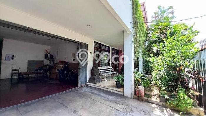 Rumah area Kebayoran Baru, Jakarta Selatan, Luas 247m² Bangunan 274m² Rumah area Kebayoran Baru, Jakarta Selatan, Luas 247m² Bangunan 274m²