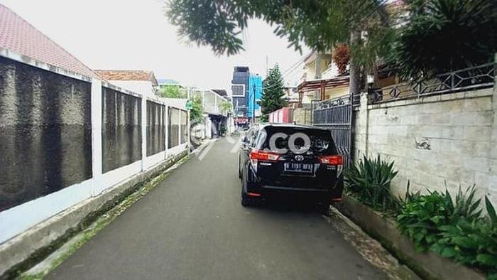 Rumah 4 Kamar Dekat dengan Akses Transportasi, Jakarta Selatan - Harga Menarik Rumah 4 Kamar Dekat dengan Akses Transportasi, Jakarta Selatan - Harga Menarik