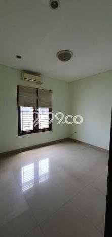 Ready to Use! Luxury House LT 156m2 Desain Modern di Pejaten Ready to Use! Luxury House LT 156m2 Desain Modern di Pejaten