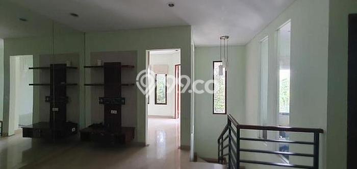 Ready to Use! Luxury House LT 156m2 Desain Modern di Pejaten Ready to Use! Luxury House LT 156m2 Desain Modern di Pejaten