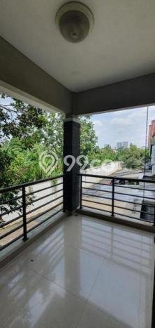 Ready to Use! Luxury House LT 156m2 Desain Modern di Pejaten Ready to Use! Luxury House LT 156m2 Desain Modern di Pejaten