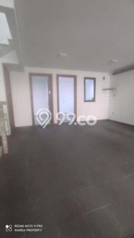 Rumah Elit Modern Tanpa Renovasi di Pejaten Jakarta Selatan Rumah Elit Modern Tanpa Renovasi di Pejaten Jakarta Selatan
