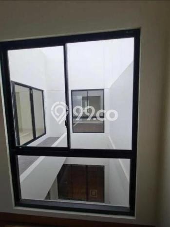 Siap Huni Rumah Mewah 5 Kamar di Serpong Dekat ke Mana Pun Siap Huni Rumah Mewah 5 Kamar di Serpong Dekat ke Mana Pun
