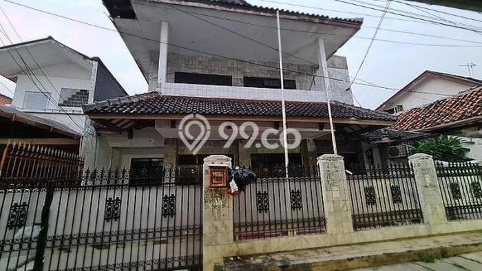 Siap Huni Rumah Mewah 5 Kamar di Senen Dekat ke Mana Saja Siap Huni Rumah Mewah 5 Kamar di Senen Dekat ke Mana Saja