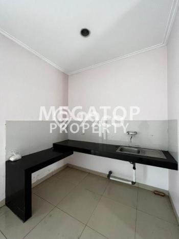 HUNIAN PREMIUM! Rumah di Cipondoh, 3 KT, Area Berkembang, LT 96m² Bangunan 102m² HUNIAN PREMIUM! Rumah di Cipondoh, 3 KT, Area Berkembang, LT 96m² Bangunan 102m²