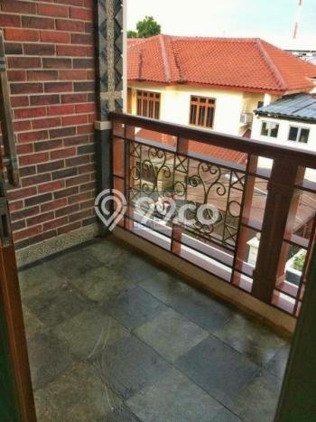Ready to Use! Premium House LT 105m2 Desain Elegan di Pejaten Ready to Use! Premium House LT 105m2 Desain Elegan di Pejaten