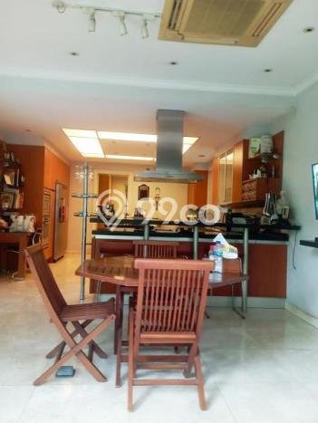 Siap Huni Hunian Elit 4 Kamar di Kebayoran Lama Dekat ke Mana Pun Siap Huni Hunian Elit 4 Kamar di Kebayoran Lama Dekat ke Mana Pun