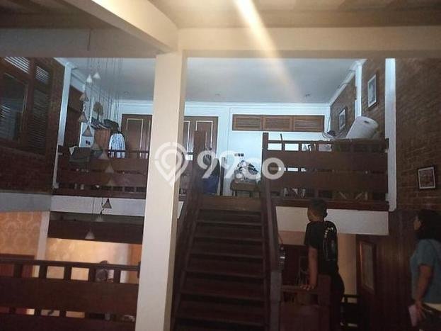 Jual Cepat Hunian Mewah Klasik di Tangerang Jual Cepat Hunian Mewah Klasik di Tangerang