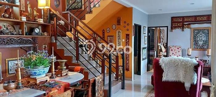 Rumah Elit LB 203m2 Siap Huni Desain Elegan di Geger Kalong, Bandung Rumah Elit LB 203m2 Siap Huni Desain Elegan di Geger Kalong, Bandung