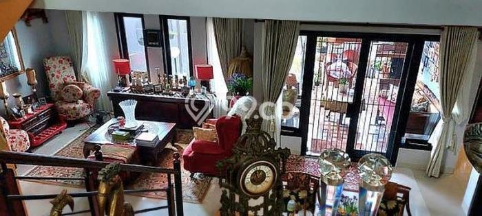 Rumah Elit LB 203m2 Siap Huni Desain Elegan di Geger Kalong, Bandung Rumah Elit LB 203m2 Siap Huni Desain Elegan di Geger Kalong, Bandung