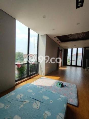 Rumah Elit LB 435m2 Siap Pakai Desain Elegan di Rawamangun, Jakarta Timur Rumah Elit LB 435m2 Siap Pakai Desain Elegan di Rawamangun, Jakarta Timur
