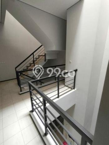 Rumah Elit LB 435m2 Siap Pakai Desain Elegan di Rawamangun, Jakarta Timur Rumah Elit LB 435m2 Siap Pakai Desain Elegan di Rawamangun, Jakarta Timur