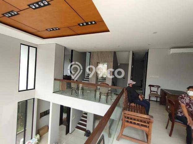 Rumah Elit LB 435m2 Siap Pakai Desain Elegan di Rawamangun, Jakarta Timur Rumah Elit LB 435m2 Siap Pakai Desain Elegan di Rawamangun, Jakarta Timur