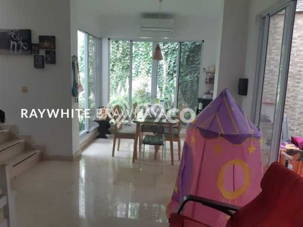 Dijual Rumah Luas Megah Dengan View Eksklusif di Lebak Bulus, Jakarta Selatan Dijual Rumah Luas Megah Dengan View Eksklusif di Lebak Bulus, Jakarta Selatan