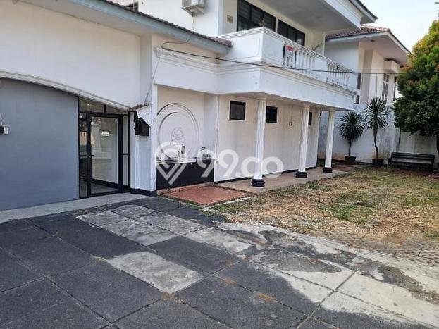 Disewakan! Rumah 7 Kamar Tidur &
7 Kamar Mandi di Cipete, Jakarta Selatan Disewakan! Rumah 7 Kamar Tidur &
7 Kamar Mandi di Cipete, Jakarta Selatan