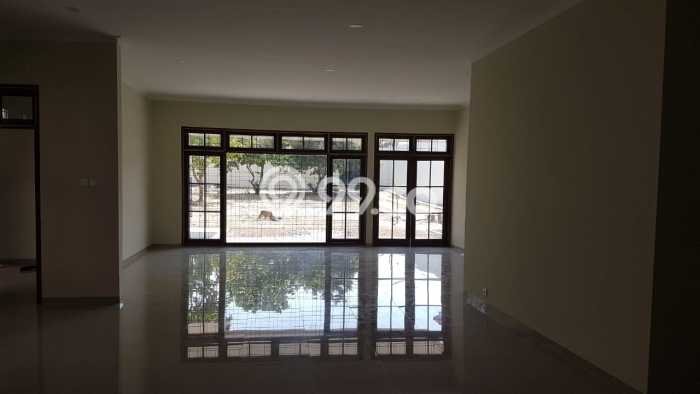 PROMO TERBATAS! Rumah Berkualitas di , Surabaya, Luas 800m2m² Bangunan 250m2m² PROMO TERBATAS! Rumah Berkualitas di , Surabaya, Luas 800m2m² Bangunan 250m2m²