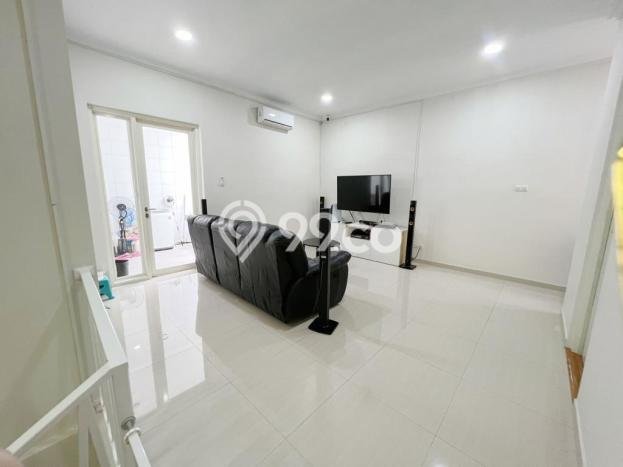 Dijual Rumah Premium dengan Fasilitas Sekitar Lengkap di Mulyorejo, Surabaya Dijual Rumah Premium dengan Fasilitas Sekitar Lengkap di Mulyorejo, Surabaya