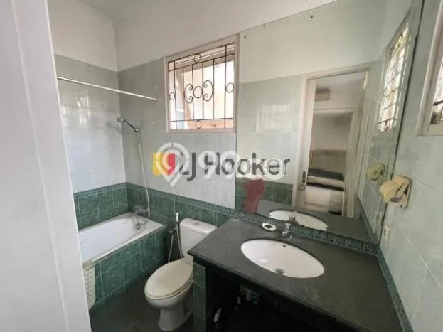 Siap Huni Rumah Mewah 4 Kamar di Kelapa Gading Dekat ke Mana Saja Siap Huni Rumah Mewah 4 Kamar di Kelapa Gading Dekat ke Mana Saja