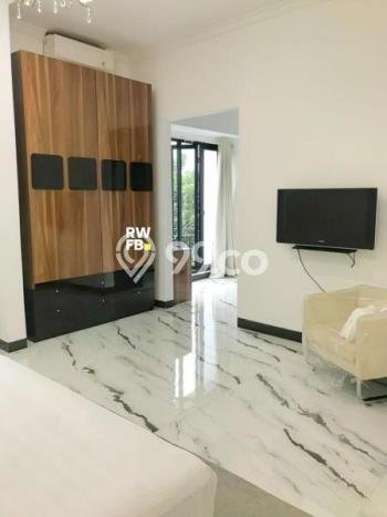 Disewakan! Rumah 7 Kamar Tidur &
7 Kamar Mandi di Pondok Indah, Jakarta Selatan Disewakan! Rumah 7 Kamar Tidur &
7 Kamar Mandi di Pondok Indah, Jakarta Selatan