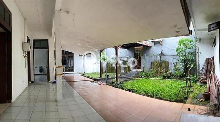 Ready to Use! Luxury House LT 895m2 Desain Elegan di Pabaton Ready to Use! Luxury House LT 895m2 Desain Elegan di Pabaton