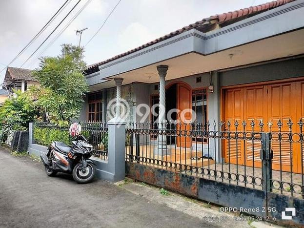Rumah Modern 5 Kamar LT 174m2 di Burangrang Rumah Modern 5 Kamar LT 174m2 di Burangrang