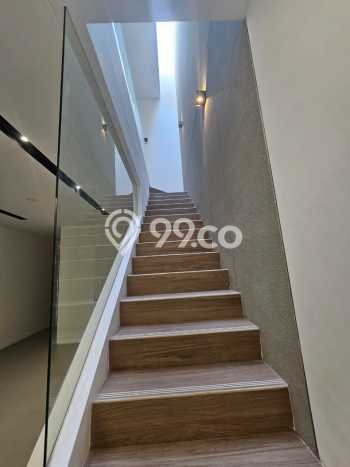 For Sale Rumah 4 Kamar Lokasi Strategis Bagus dan Strategis di Wonocolo For Sale Rumah 4 Kamar Lokasi Strategis Bagus dan Strategis di Wonocolo
