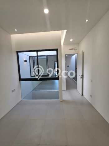 For Sale Rumah 4 Kamar Lokasi Strategis Bagus dan Strategis di Wonocolo For Sale Rumah 4 Kamar Lokasi Strategis Bagus dan Strategis di Wonocolo
