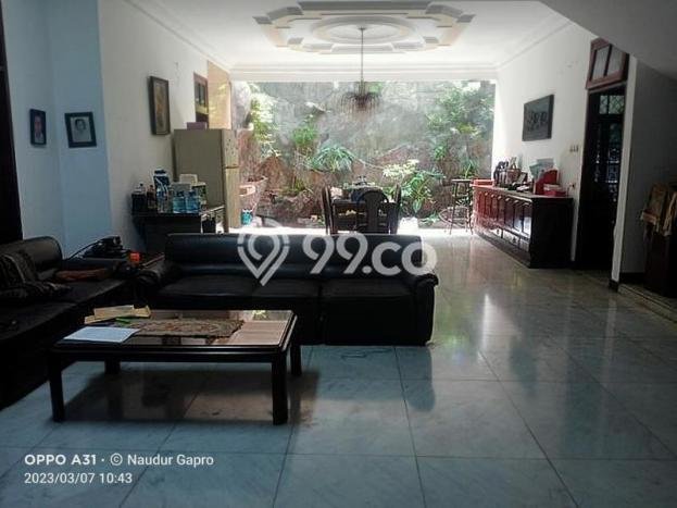 KESEMPATAN EMAS! Rumah di Kebayoran Baru, Jakarta Selatan, Luas 393m² Bangunan 400m² KESEMPATAN EMAS! Rumah di Kebayoran Baru, Jakarta Selatan, Luas 393m² Bangunan 400m²