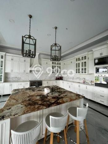 Rumah Elit LB 1400m2 Siap Pakai Desain Elegan di Sentul City, Bogor Rumah Elit LB 1400m2 Siap Pakai Desain Elegan di Sentul City, Bogor