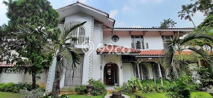 For Sale! Luxury House LT 1168m2 Desain Modern di Pejaten For Sale! Luxury House LT 1168m2 Desain Modern di Pejaten