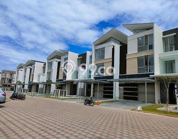 Hunian Mewah LB 360m2 Siap Pakai Desain Elegan di Pantai Indah Kapuk, Jakarta Utara Hunian Mewah LB 360m2 Siap Pakai Desain Elegan di Pantai Indah Kapuk, Jakarta Utara