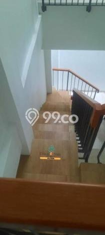 Rumah Strategis Modern Lb 140m2 di Pinang, Tangerang Rumah Strategis Modern Lb 140m2 di Pinang, Tangerang
