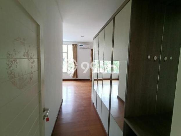 Disewakan! Rumah 3 Kamar Tidur &
3 Kamar Mandi di Pantai Mutiara, Jakarta Utara Disewakan! Rumah 3 Kamar Tidur &
3 Kamar Mandi di Pantai Mutiara, Jakarta Utara
