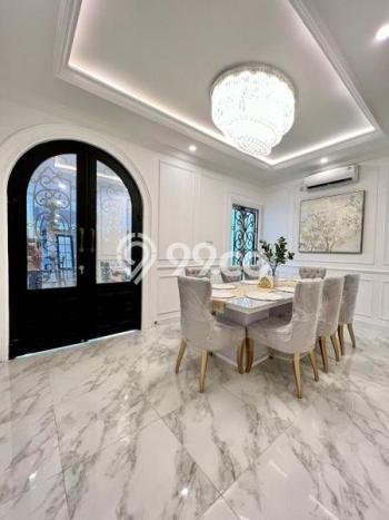 Ready to Use! Luxury House LT 160m2 Desain Elegan di Pondok Indah Ready to Use! Luxury House LT 160m2 Desain Elegan di Pondok Indah