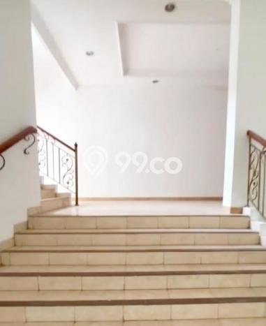 Rumah Mewah LB 290m2 Siap Huni Desain Elegan di Puri Indah, Jakarta Barat Rumah Mewah LB 290m2 Siap Huni Desain Elegan di Puri Indah, Jakarta Barat