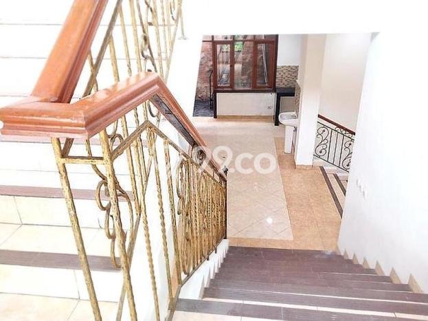 Rumah Mewah LB 290m2 Siap Huni Desain Elegan di Puri Indah, Jakarta Barat Rumah Mewah LB 290m2 Siap Huni Desain Elegan di Puri Indah, Jakarta Barat