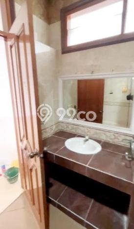 Rumah Mewah LB 290m2 Siap Huni Desain Elegan di Puri Indah, Jakarta Barat Rumah Mewah LB 290m2 Siap Huni Desain Elegan di Puri Indah, Jakarta Barat