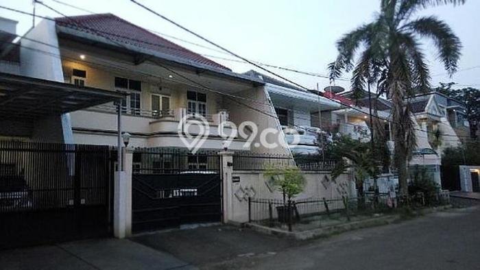 Ready to Use! Premium House LT 300m2 Desain Elegan di Green Garden Ready to Use! Premium House LT 300m2 Desain Elegan di Green Garden