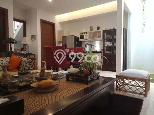 Rumah Elit Modern Siap Huni di Ciumbuleuit Bandung Rumah Elit Modern Siap Huni di Ciumbuleuit Bandung