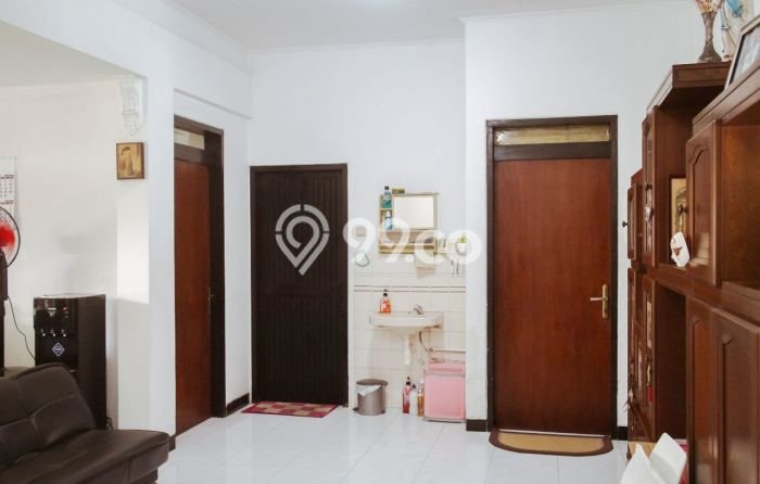 Siap Huni Rumah Mewah 4 Kamar di Rungkut Dekat ke Mana Saja Siap Huni Rumah Mewah 4 Kamar di Rungkut Dekat ke Mana Saja